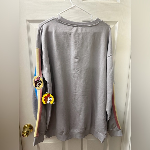 Buc-ee's Gray Sweatshirt with Colorful Sleeves - Picture 2 of 6